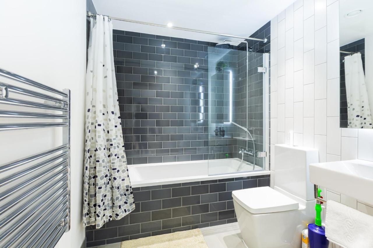 לונדון Austin David Apartments Royal Wharf מראה חיצוני תמונה